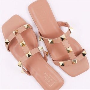 Shu Shop Betulia Nude Studded Flats Sandals Size 7.5